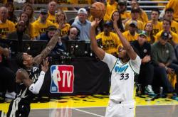 雄鹿绝杀时刻，迎来胜利点燃赛场，米切尔迎来胜利！