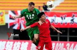 湖南湘涛男篮艰难获胜，向前迈进